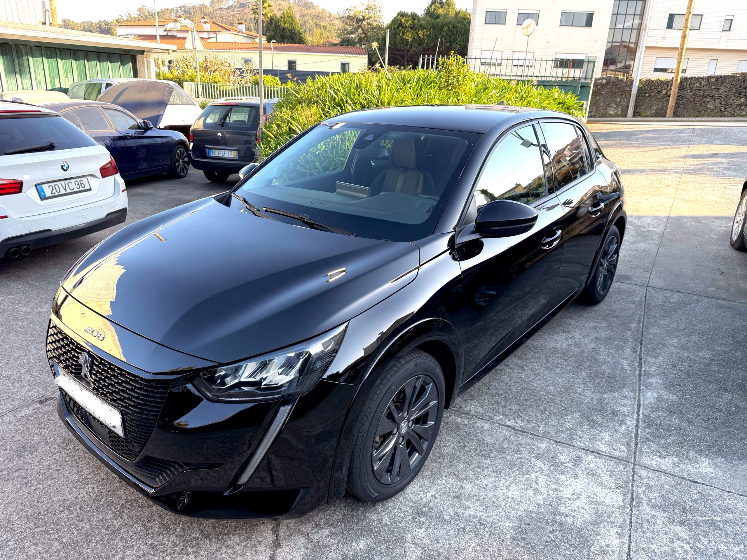 PEUGEOT E208 ALLURE