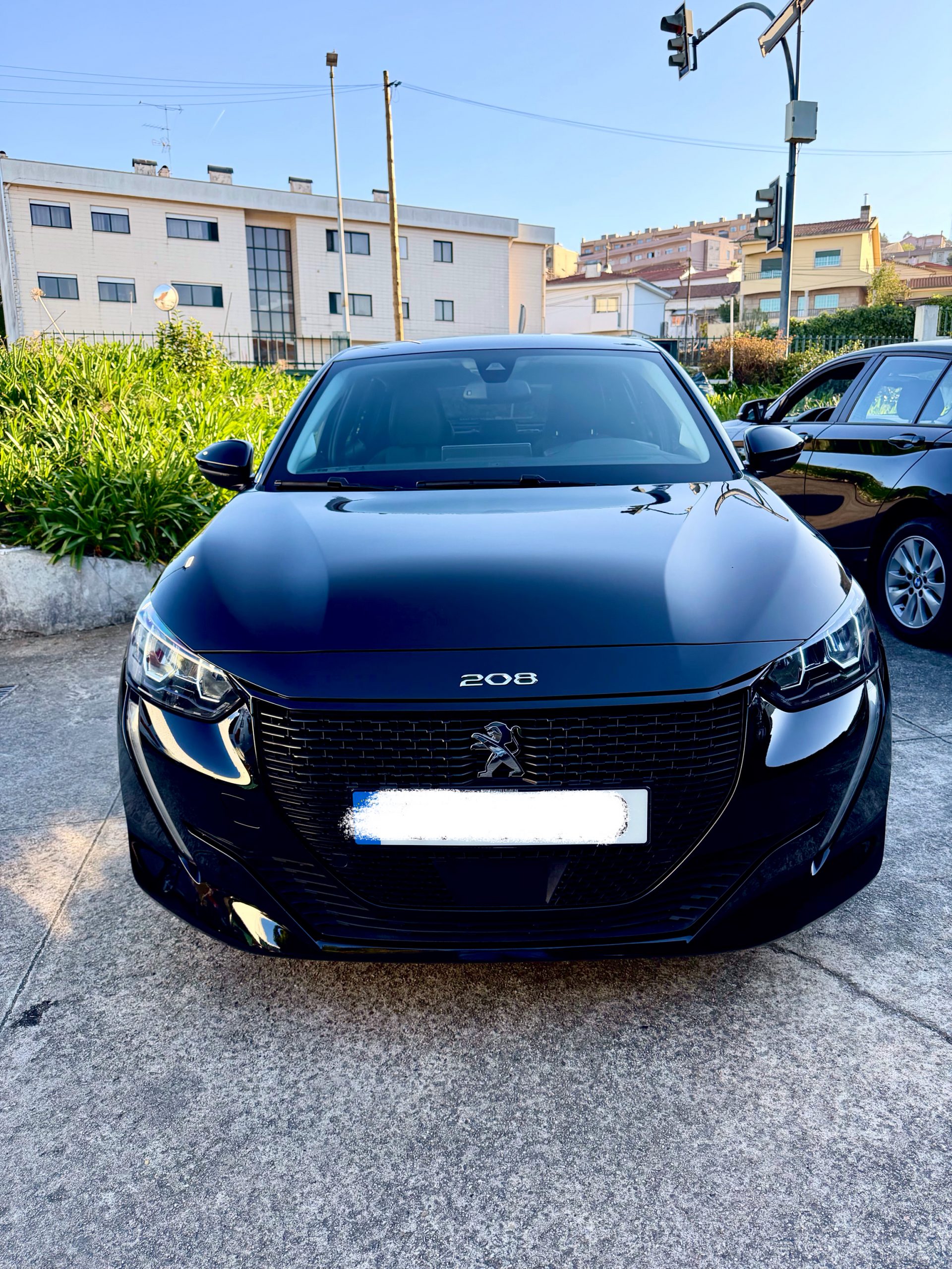 PEUGEOT E208 ALLURE