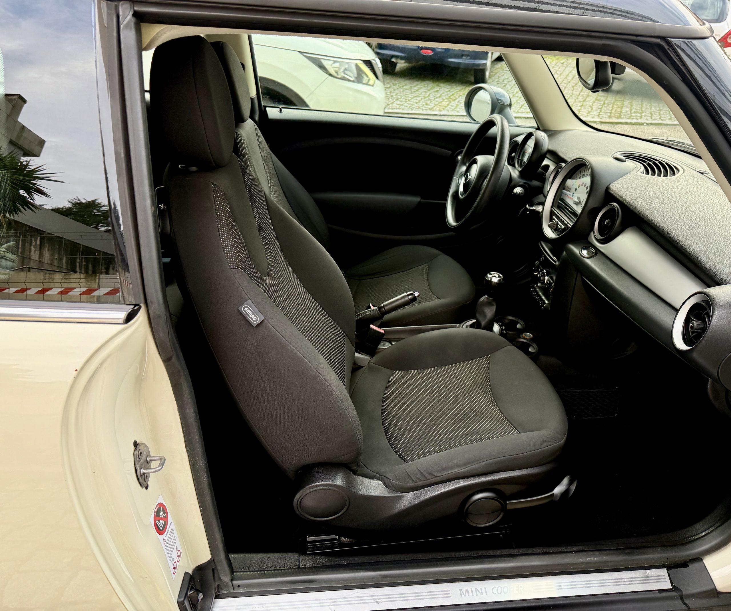 MINI CLUBMAN COOPER D