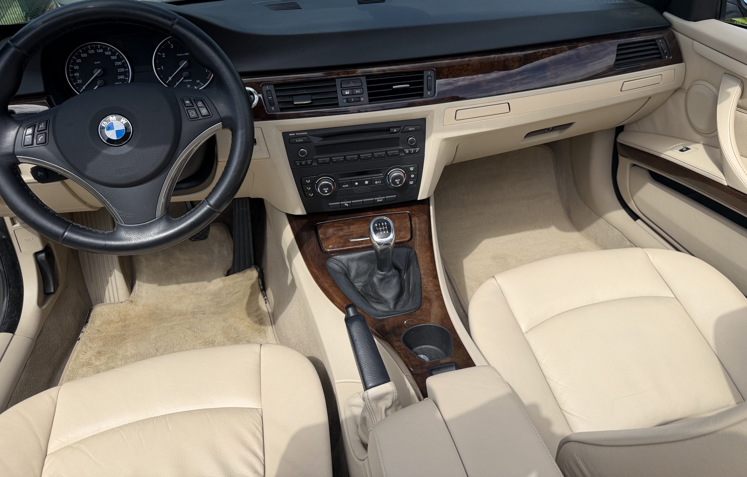 BMW 320i Cabriolet